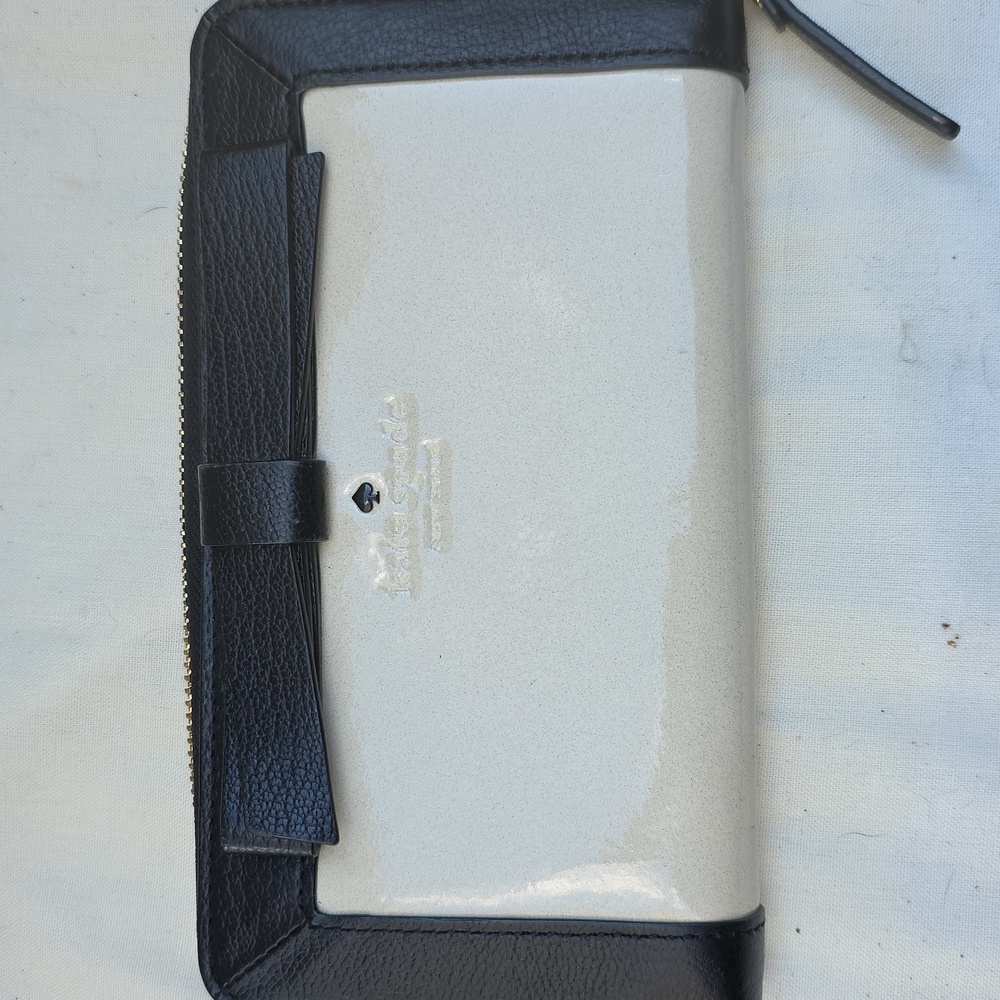 Kate Spade Black and Cream Bow Wallet
